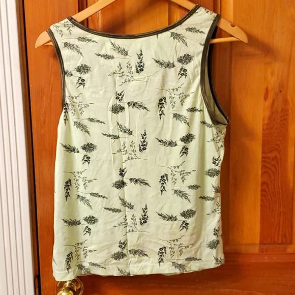 Ladies North face tank top - Picture 3 of 3